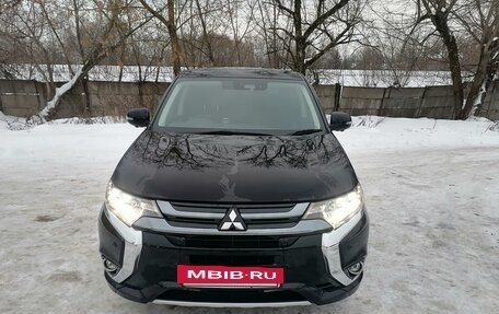 Mitsubishi Outlander III рестайлинг 3, 2017 год, 3 200 000 рублей, 4 фотография