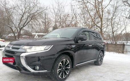 Mitsubishi Outlander III рестайлинг 3, 2017 год, 3 200 000 рублей, 2 фотография