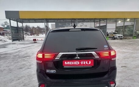 Mitsubishi Outlander III рестайлинг 3, 2017 год, 3 200 000 рублей, 17 фотография