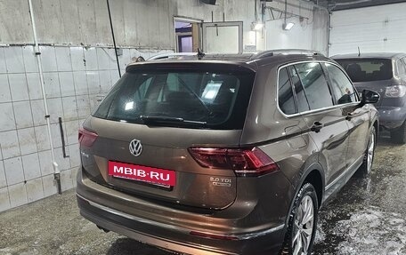 Volkswagen Tiguan II, 2017 год, 2 850 000 рублей, 2 фотография