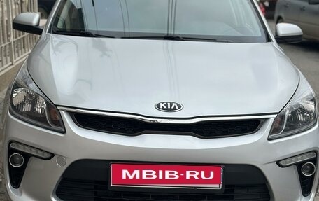 KIA Rio IV, 2018 год, 1 370 000 рублей, 2 фотография