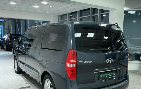 Hyundai Grand Starex Grand Starex I рестайлинг 2, 2018 год, 3 800 000 рублей, 8 фотография