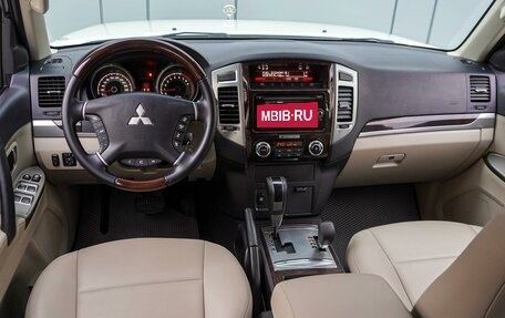 Mitsubishi Pajero IV, 2019 год, 3 698 000 рублей, 6 фотография