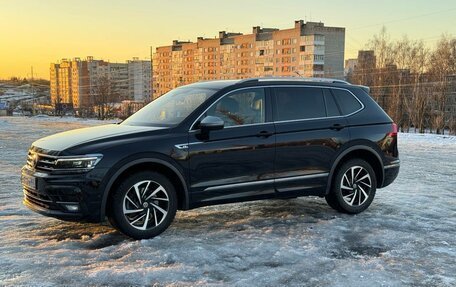 Volkswagen Tiguan II, 2019 год, 4 200 000 рублей, 2 фотография