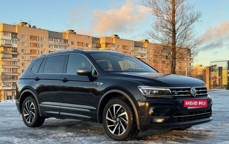 Volkswagen Tiguan II, 2019 год, 4 200 000 рублей, 4 фотография