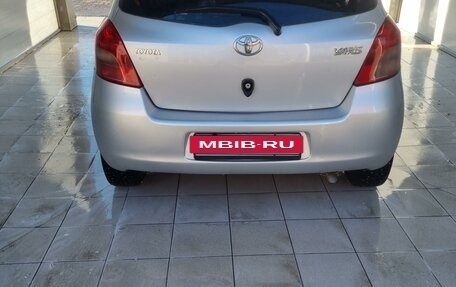 Toyota Yaris III рестайлинг, 2007 год, 560 000 рублей, 2 фотография