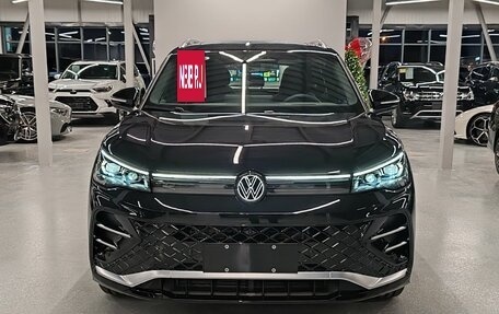 Volkswagen Tiguan, 2024 год, 6 100 000 рублей, 2 фотография