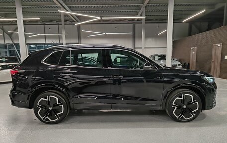 Volkswagen Tiguan, 2024 год, 6 100 000 рублей, 8 фотография