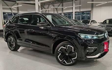 Volkswagen Tiguan, 2024 год, 6 100 000 рублей, 9 фотография