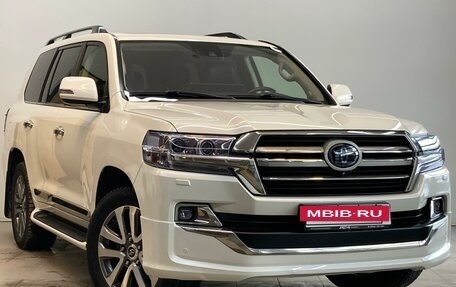 Toyota Land Cruiser 200, 2018 год, 7 490 000 рублей, 4 фотография