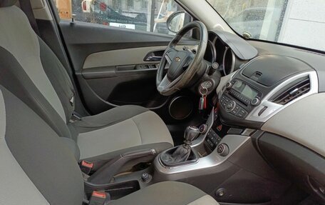 Chevrolet Cruze II, 2013 год, 808 000 рублей, 10 фотография