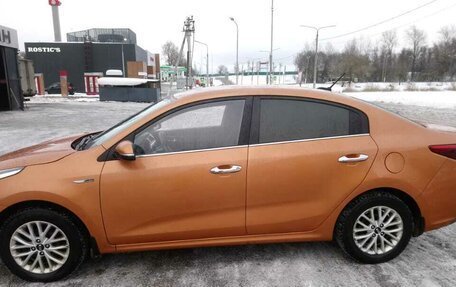 KIA Rio IV, 2018 год, 1 370 000 рублей, 6 фотография