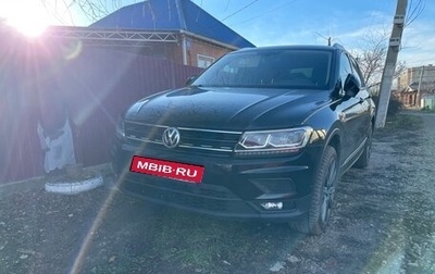 Volkswagen Tiguan II, 2018 год, 2 300 000 рублей, 1 фотография