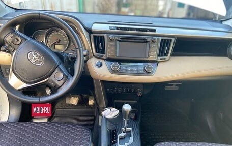 Toyota RAV4, 2014 год, 1 900 000 рублей, 9 фотография