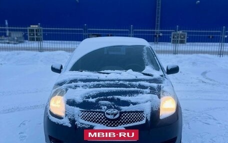 Toyota Yaris III рестайлинг, 2008 год, 599 000 рублей, 2 фотография