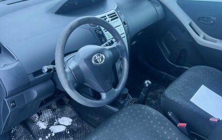 Toyota Yaris III рестайлинг, 2008 год, 599 000 рублей, 9 фотография