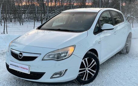 Opel Astra J, 2011 год, 665 000 рублей, 1 фотография