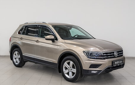 Volkswagen Tiguan II, 2018 год, 2 450 000 рублей, 3 фотография