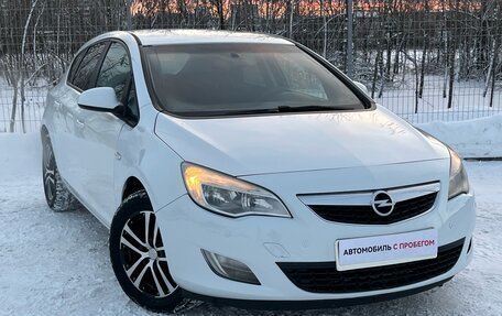 Opel Astra J, 2011 год, 665 000 рублей, 3 фотография