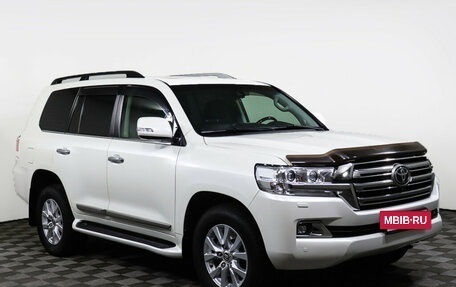 Toyota Land Cruiser 200, 2017 год, 7 448 000 рублей, 3 фотография