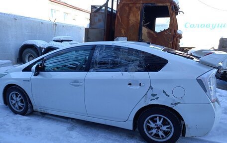 Toyota Prius, 2010 год, 600 000 рублей, 5 фотография