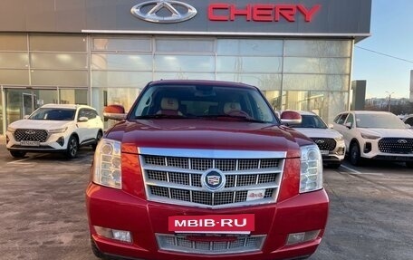 Cadillac Escalade III, 2011 год, 1 855 000 рублей, 2 фотография