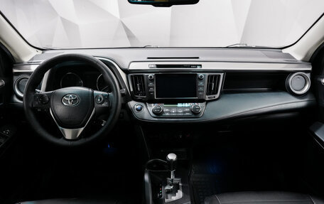 Toyota RAV4, 2018 год, 2 850 000 рублей, 10 фотография