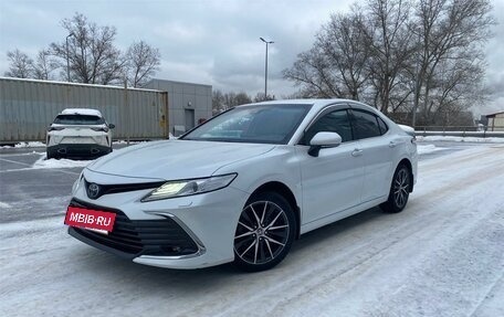 Toyota Camry, 2022 год, 3 690 000 рублей, 6 фотография