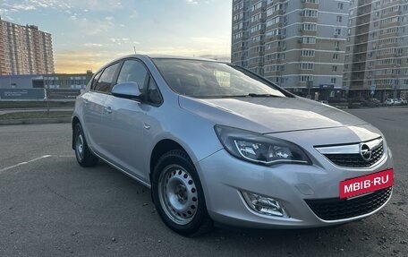 Opel Astra J, 2011 год, 880 000 рублей, 2 фотография