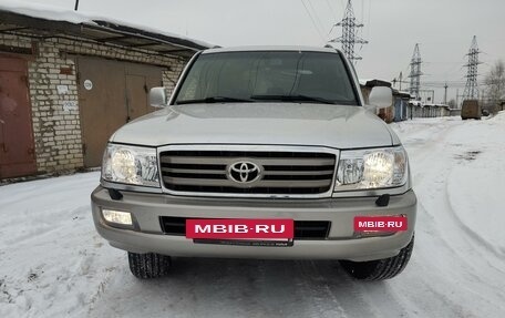 Toyota Land Cruiser 100 рестайлинг 2, 2005 год, 2 130 000 рублей, 6 фотография