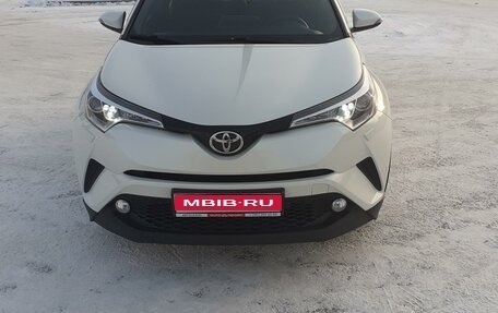 Toyota C-HR I рестайлинг, 2018 год, 2 350 000 рублей, 1 фотография