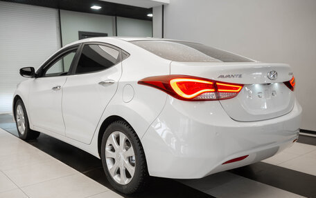 Hyundai Avante, 2011 год, 1 050 000 рублей, 4 фотография