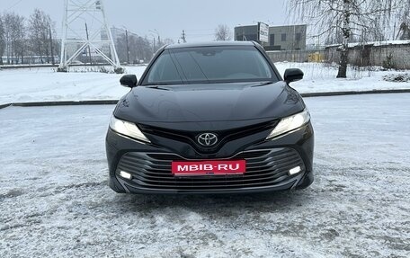 Toyota Camry, 2018 год, 3 300 000 рублей, 1 фотография