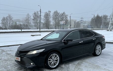 Toyota Camry, 2018 год, 3 300 000 рублей, 2 фотография