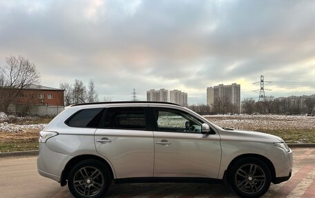 Mitsubishi Outlander III рестайлинг 3, 2013 год, 1 350 000 рублей, 3 фотография