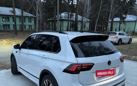 Volkswagen Tiguan II, 2018 год, 3 750 000 рублей, 3 фотография