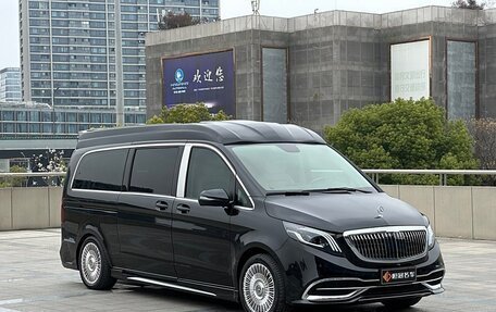 Mercedes-Benz V-Класс, 2021 год, 10 800 000 рублей, 2 фотография