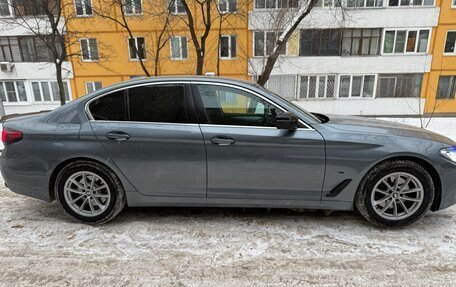 BMW 5 серия, 2018 год, 3 300 000 рублей, 2 фотография