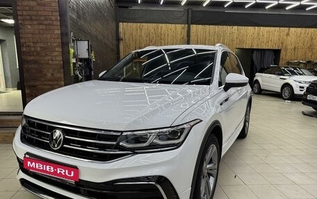 Volkswagen Tiguan II, 2021 год, 4 090 000 рублей, 2 фотография