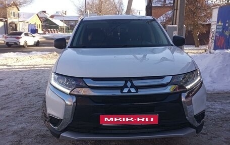 Mitsubishi Outlander III рестайлинг 3, 2017 год, 1 850 000 рублей, 11 фотография