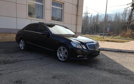 Mercedes-Benz E-Класс, 2011 год, 1 950 000 рублей, 6 фотография