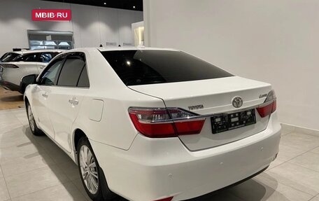 Toyota Camry, 2015 год, 1 900 000 рублей, 6 фотография