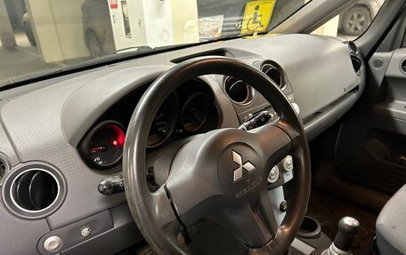 Mitsubishi Colt VI рестайлинг, 2006 год, 500 000 рублей, 4 фотография