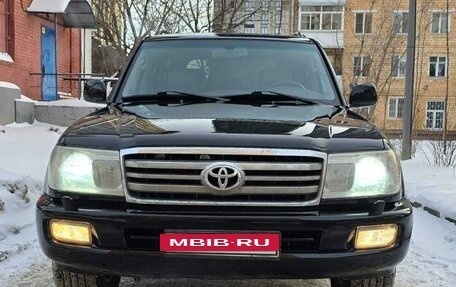 Toyota Land Cruiser 100 рестайлинг 2, 2006 год, 2 280 000 рублей, 3 фотография