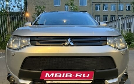 Mitsubishi Outlander III рестайлинг 3, 2014 год, 2 200 000 рублей, 19 фотография