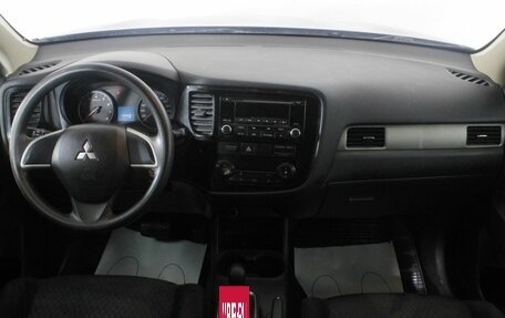 Mitsubishi Outlander III рестайлинг 3, 2012 год, 1 370 000 рублей, 11 фотография