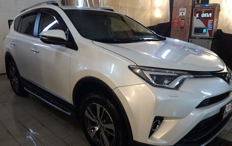 Toyota RAV4, 2019 год, 2 600 000 рублей, 8 фотография