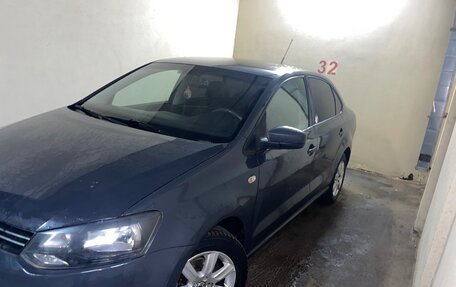 Volkswagen Polo VI (EU Market), 2011 год, 650 000 рублей, 2 фотография