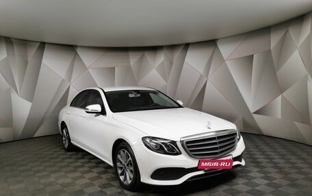 Mercedes-Benz E-Класс, 2020 год, 2 500 000 рублей, 3 фотография