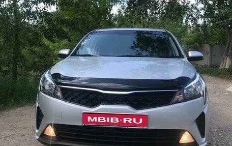 KIA Rio IV, 2021 год, 1 720 000 рублей, 1 фотография